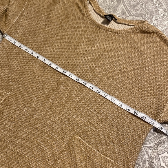 Robert Louis Women’s Short Sleeve Oversized Top Size Large with Pockets - Picture 6 of 7